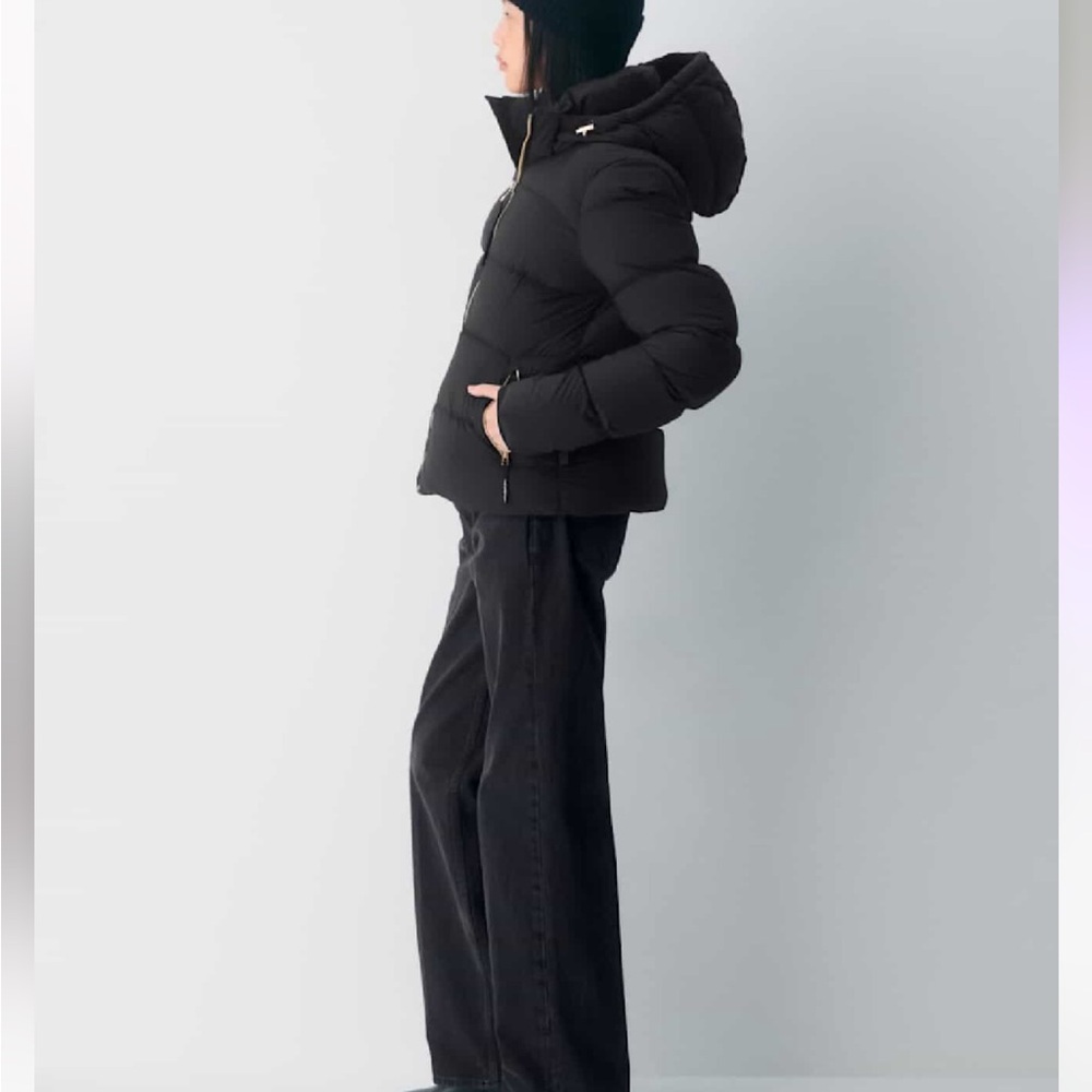 Aritzia SuperSnug Black Puffer Jacket